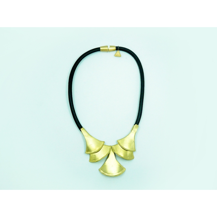 collier  cuir/laiton