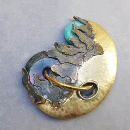 Broche Scultpture