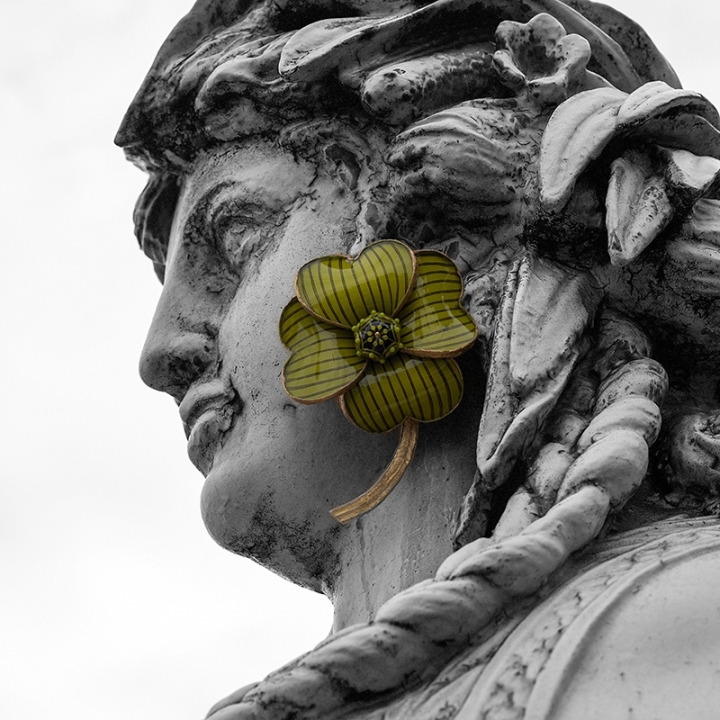 Broche Fleur Strillé