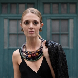 Grand collier passementerie
