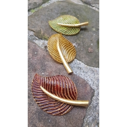Broche Feuille de Résine